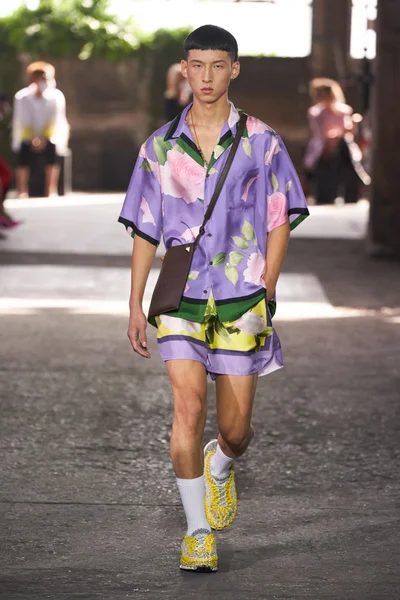 Look 29